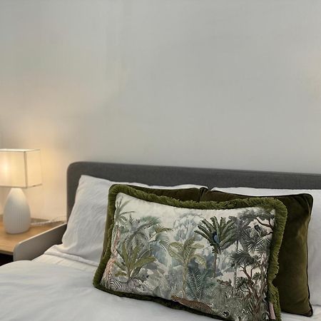 Holiday Home 2Br L 2Ba With Patio-Sleep 6 Londres Exterior foto