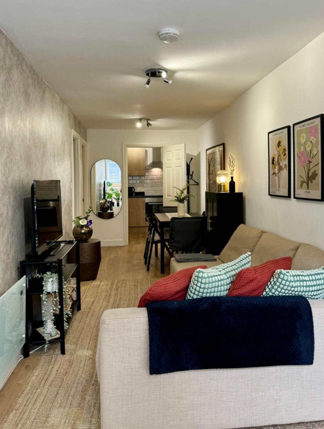 Holiday Home 2Br L 2Ba With Patio-Sleep 6 Londres Exterior foto