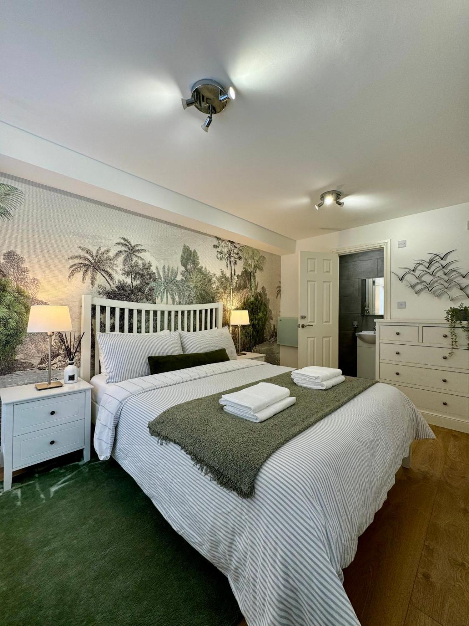 Holiday Home 2Br L 2Ba With Patio-Sleep 6 Londres Exterior foto
